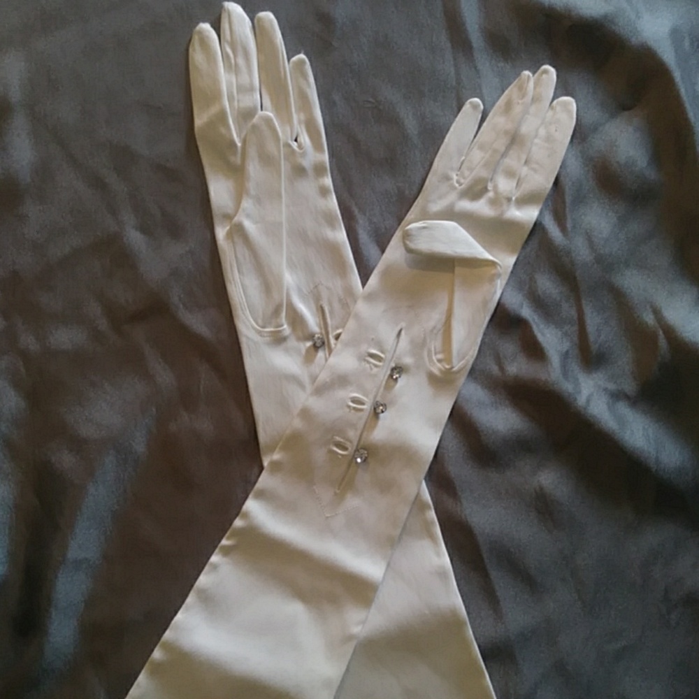 Beautiful White French Gloves